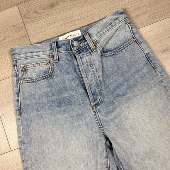 Aritzia Denim Forum Farrah Wide Leg Raw Hem Jeans Light Wash Size 27 - Picture 6 of 8